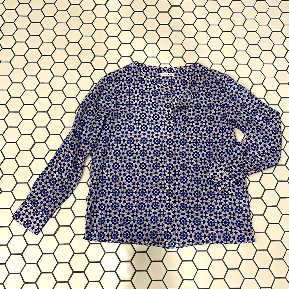 Gorgeous Portuguese-made blouse, size XS